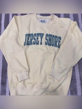 Jersey Shore Cream Crewneck Sweater
size medium perfect condition!!